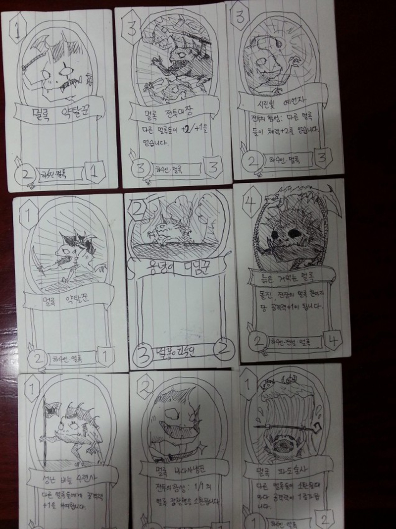 Illustration for article titled Reclutas coreanos idean una genial manera de jugar a Hearthstone: con lápiz y papel